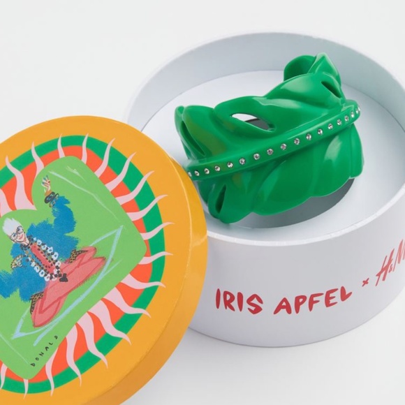 Iris Apfel x H&M Green Cuff Bangle Rhinestones Size XS/S SOLD OUT NEW IN BOX - Picture 5 of 5